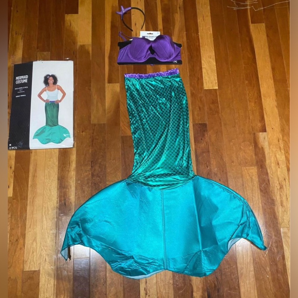 Adult Little Mermaid Halloween Costume. Fin is adult S. Seashell bra is adult L.